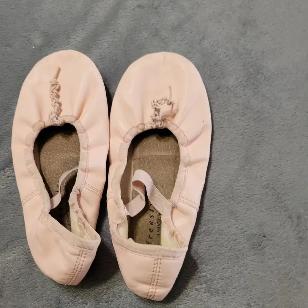 Freestyle Kids Girls Size 2‎ Pink Ballet Slipper Comfort Slip On Tie Adjustable
